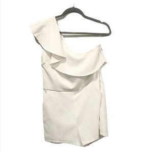 Tea n Cup White One Shoulder Ruffle Romper Size Large Brand New